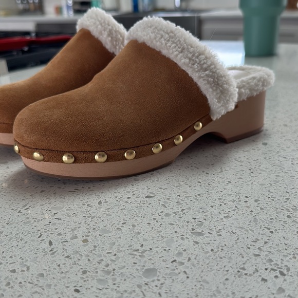 Caslon Clogs - Picture 2 of 3